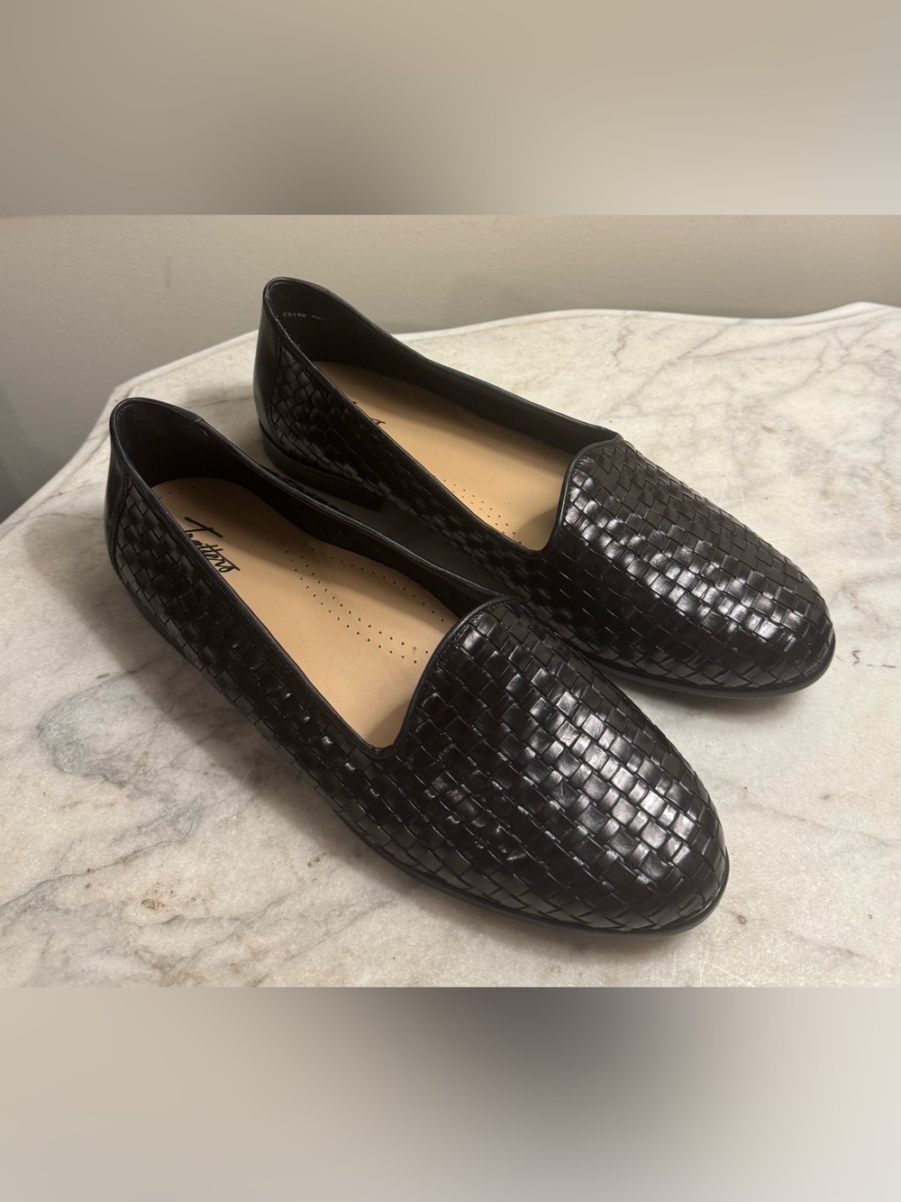 Trotters Women’s Upper Leather Black Loafer Shoes, Size 11 W, New-No Box